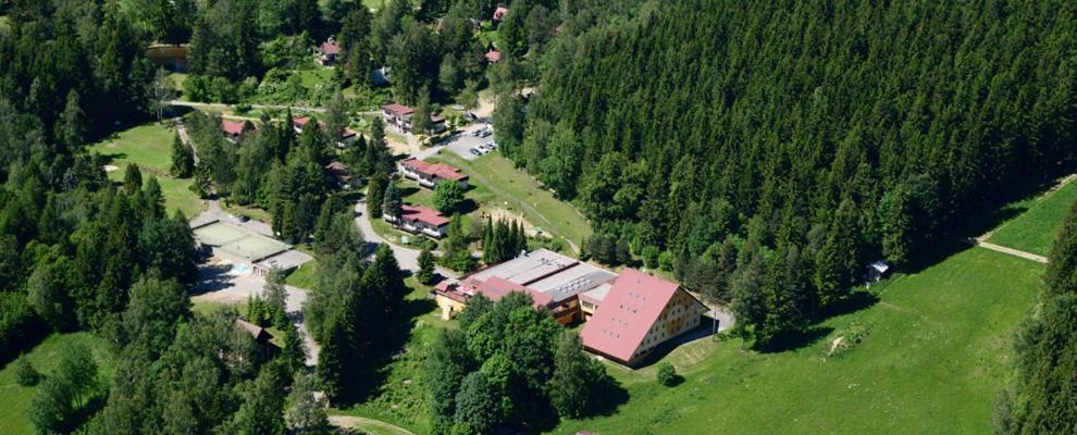 Hotel Svratka Exterior photo